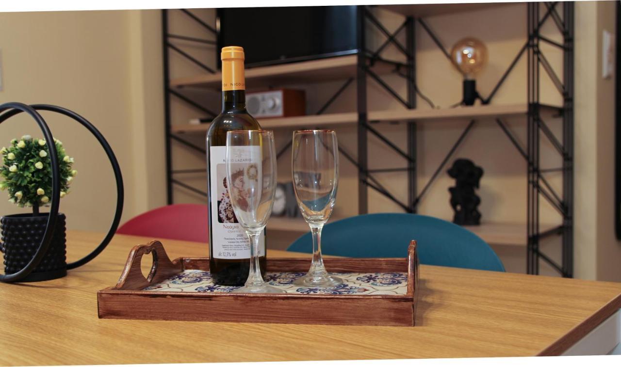 The Romantic Traveller I Apartment Кавала Екстериор снимка